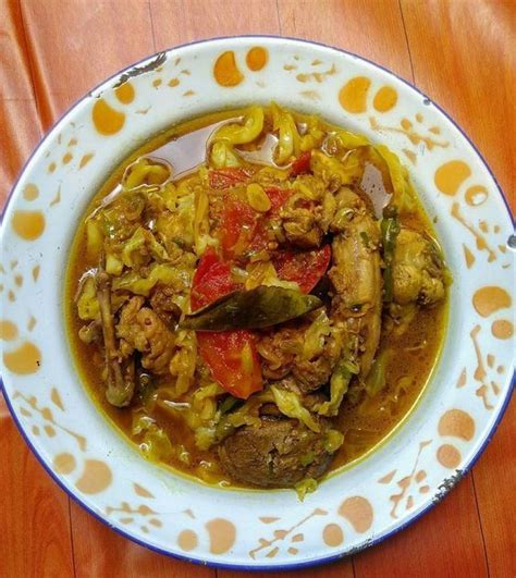 Haluskan daging ayam, cincang udang dan parut wortel+kol (peras dan buang airnya), potong daun bawang. Pin on resep sayur