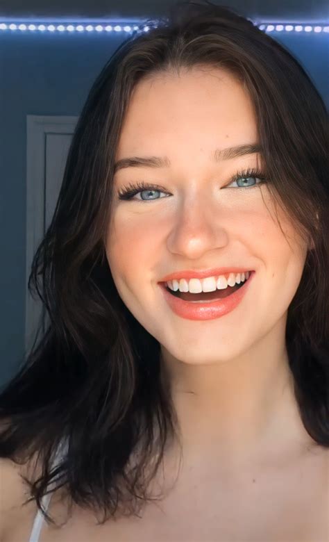 Famous Girls, Famous Women, Girl Photo Poses, Girl Photos, Hair Beauty