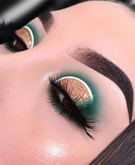 Gorgeous Makeup Trends To Be Wearing In 2021 Emerald Green And Shimmery