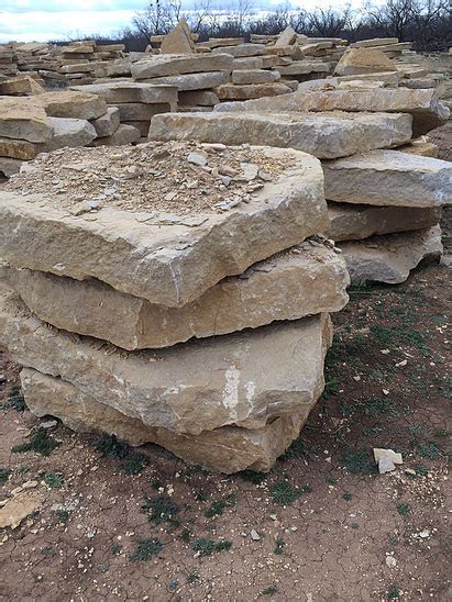 Lueders Landscape And Retaining Wall Blocks True Limestone