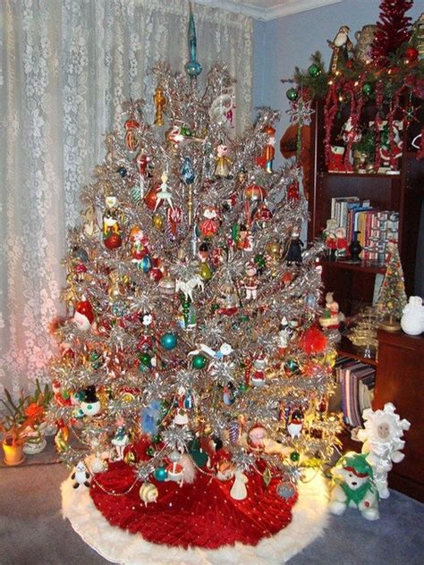 37 Totally Beautiful Vintage Christmas Tree Decoration Ideas 01