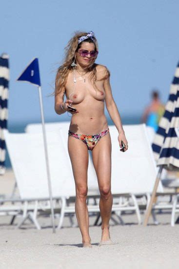 Chelsea Leyland Nude Tits Exposed At Miami Beach Onlyfans Leaked Nudes