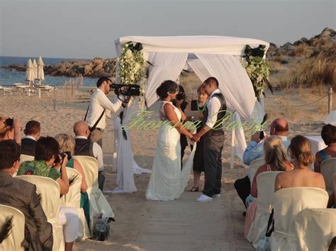 Conosciuto in tutto il mondo, il mare della sicilia è celebre per le sue acque. Wedding on the Beach .... Matrimonio in Spiaggia Sardegna ...