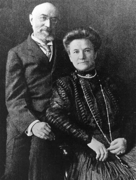 Ida And Isidor Strauss He A Macys Co Owner The Couple Is Famous Today