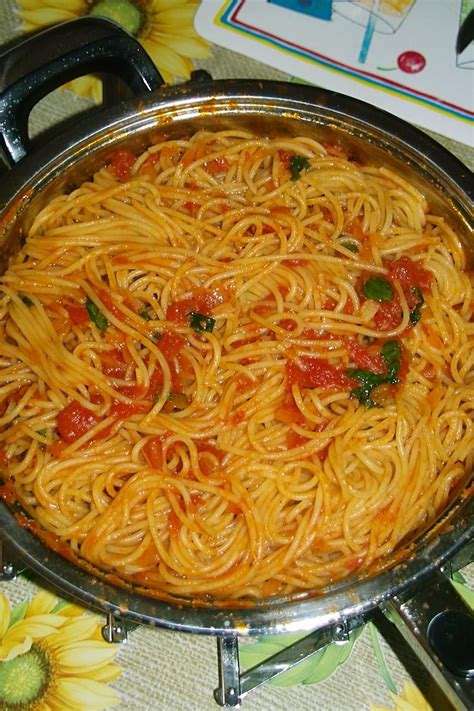 Archivio risultati elettorali a napoli. Original italienische Spaghetti Napoli | Rezept in 2020 ...