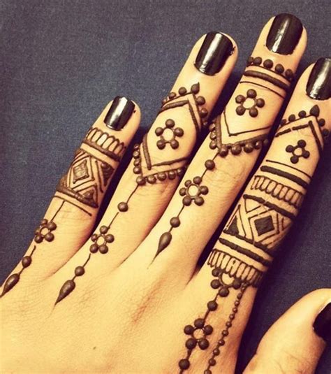 les plus beaux tatouages au henné vus sur internet en 2020 tatouage au henné henné facile