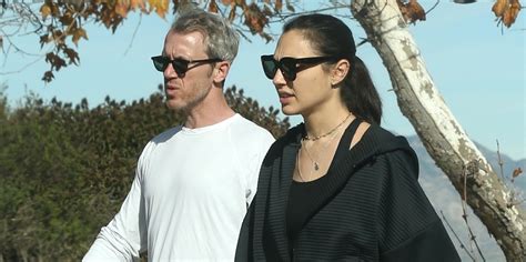 Gal gadot and husband yaron varsano have been married for 10 years, have two daughters, and to call wonder woman gal gadot a total badass is selling her short. Gal Gadot Goes for Intense Morning Hike with Husband Yaron ...