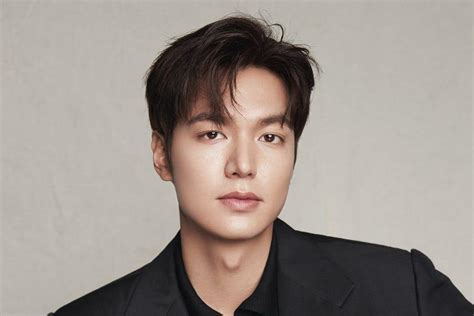 Lee Min Ho Sets Record As 1st Korean Celebrity To Hit 20 Million Followers On Both Facebook And