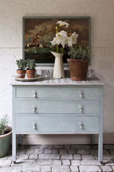 The New Chalk Paints For Creating Distressed Furniture The Interiors Addict