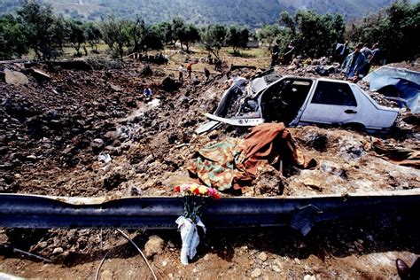 I social network sono stati invasi da video e foto degli utenti che hanno denunciato una situazione sistema funerario al collasso: Ricordando Giovanni Falcone: 26 anni dalla strage di Capaci