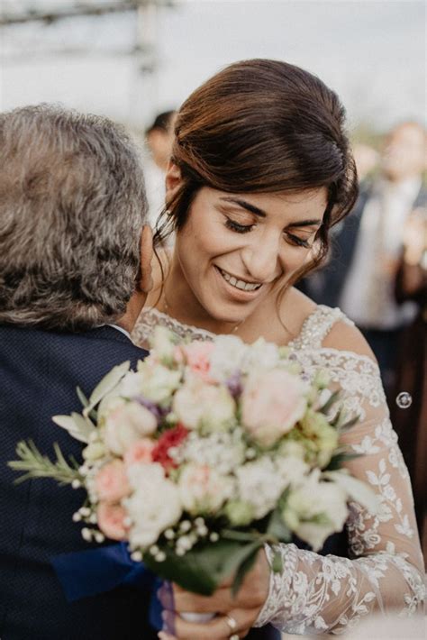 Das hochzeitskleid ist für die braut der wohl wichtigste bestandteil der hochzeit. Hochzeitsfotos Brautpaar Mainz | Wedding Photos | Italy ...