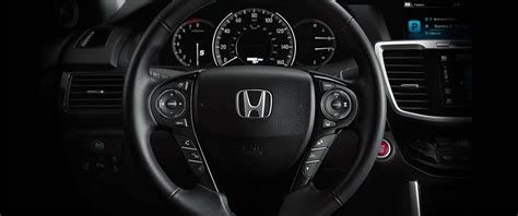 7.0 touch screen monitor, cd/dvd, mp3/wma, radio, hdmi port, usb port ditayangkan: 2017 Honda Accord Sedan EX-L V6 Info | Trims, Specs ...