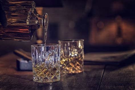 5 Best Crystal Whiskey Glasses To Up Your Drinking Game Accent Mirror