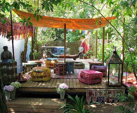 Top 34 Amazing Garden Decor Ideas In Bohemian Style