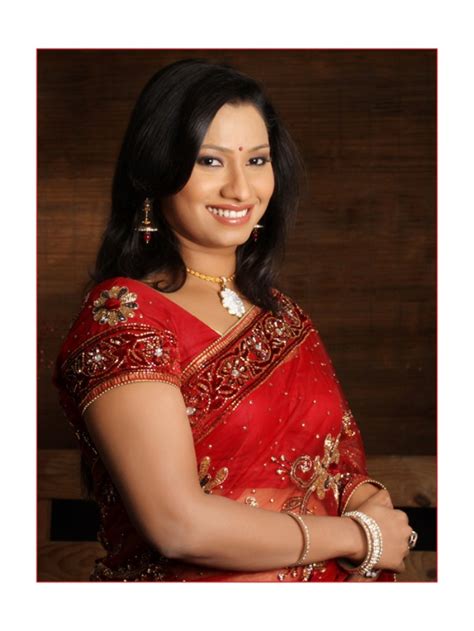 Viji Actress Stills Tamil Actress Viji Saree Photo Shoot Gallery