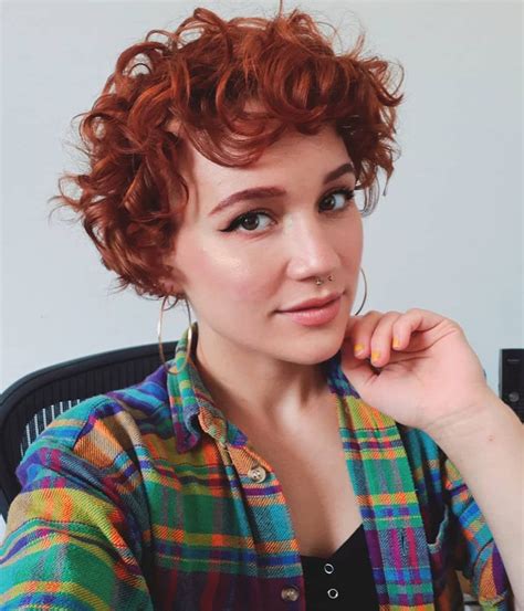 20 Perfect Looks For Short Curly Hair Stylesrant In 2020 Short Red Hair Curly Hair Styles