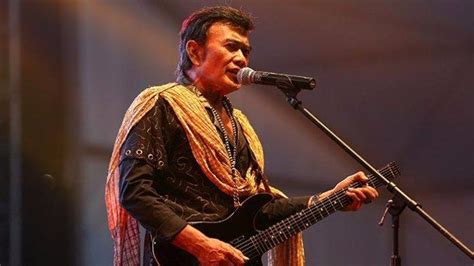 Ada sebagian lagu yang masih belum kita perbaiki. Chord Kunci Gitar & Lirik Lagu Terkesima - Rhoma Irama ...