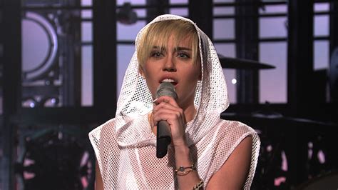 Watch Saturday Night Live Highlight Miley Cyrus We Can T Stop NBC Com