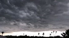 縮時攝影 - 午後雷陣雨~超酷的雲層變化 - YouTube