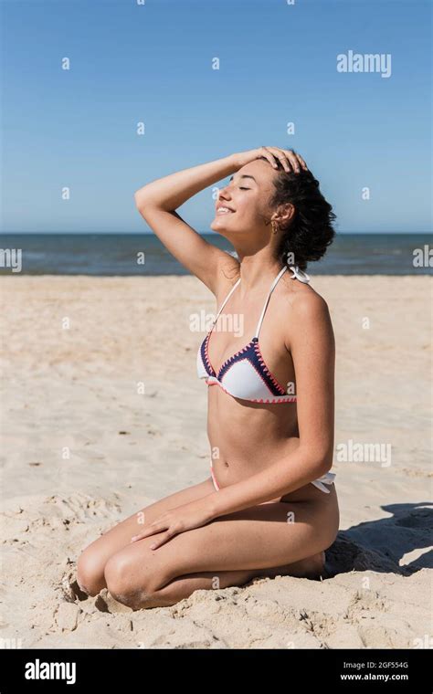Kneeling In The Sand Hi Res Stock Photography And Images Alamy