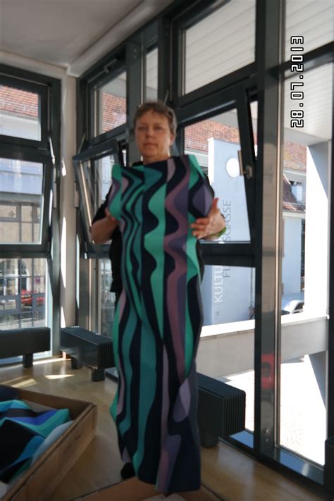 Infolge des ablaufs der amtszeit von frau katya doycheva, frau dora iankova, herrn orhan mumun, frau penka penkova, herrn georgi slavov und herrn bozhidar yotov sind die sitze von sechs mitgliedern des ausschusses der regionen frei geworden. Vesna Kovacic, 2013