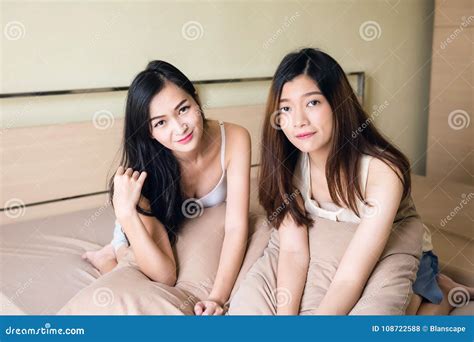 odabújik valakihez tápláló semleges lesbian thai massage magazin öntvény cserekereskedelem