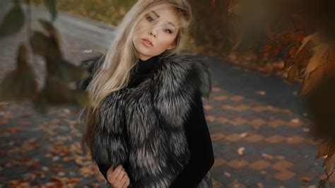 Download Wallpaper Autumn Look Pose Girl Blonde Alexander Drobkov Light Katrin Deart