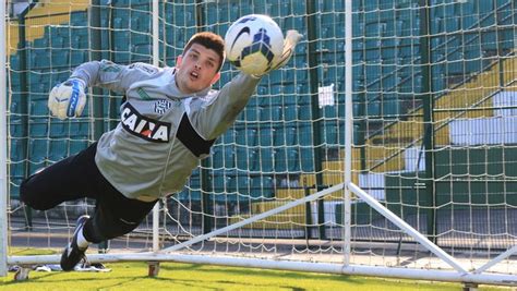 Tiago volpi started his career at fluminense in 2008, before moving to são josé a year later, he was loaned to luverdense in 2011. Após intertemporada, Volpi enxerga o Figueira com a cara ...