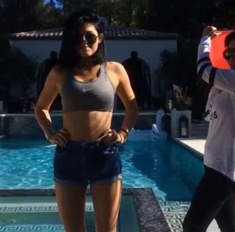 She Did The Als Ice Bucket Challenge Haha Kylie Jenner Grunge Estilo