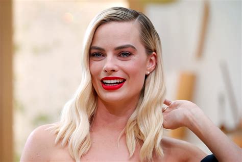 margot robbie wiki bio age net worth and other facts facts five