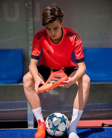 Cute Soccer Guys: Photo