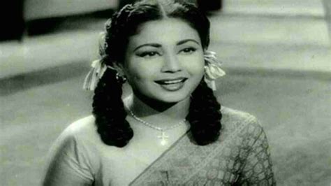 Meena Kumari Death Anniversary Rare Photos Of The Iconic Actor To Remind You Of Her Eternal Beauty
