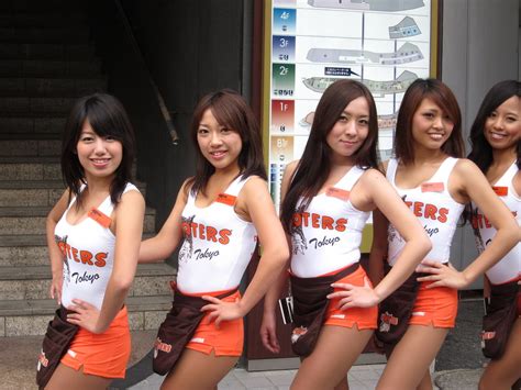 A Rinkya Blog First Hooters Opens In Tokyo Japan