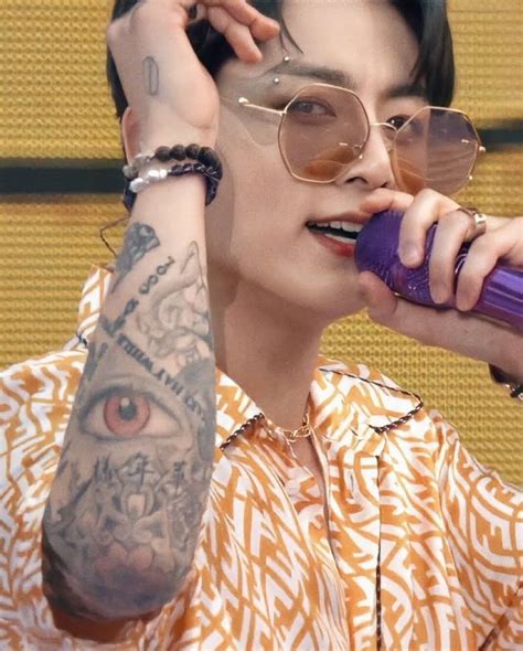 BTS Fã mostra detalhes das tatuagens de Jungkook em artes incríveis