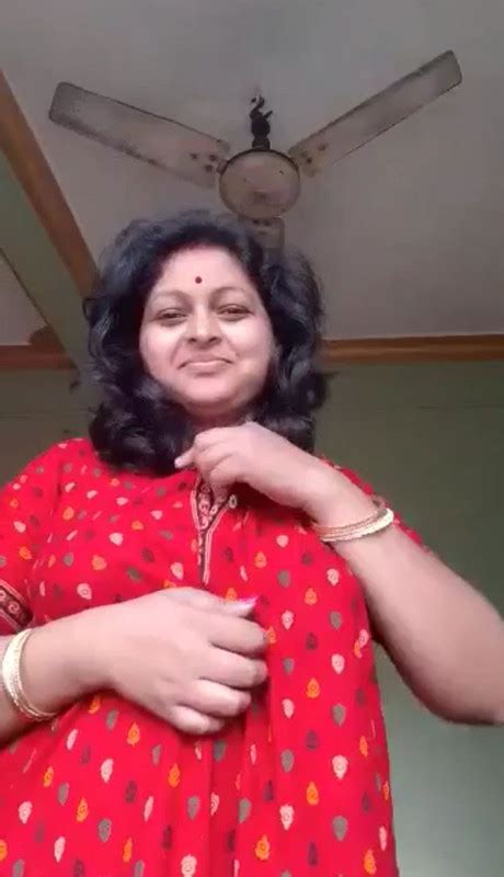 Desi Bengali Bhabhi Nude Selfie And Fingering