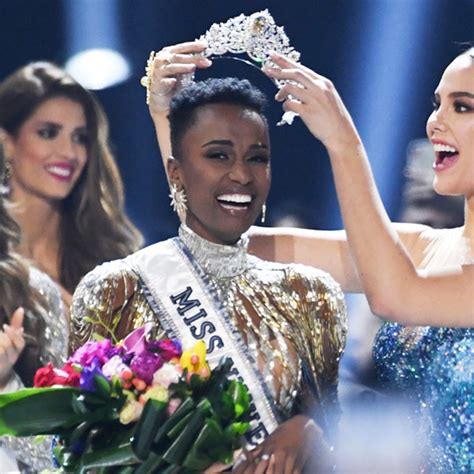 Miss South Africa Zozibini Tunzi Is Crowned Miss Universe 2019 E Online