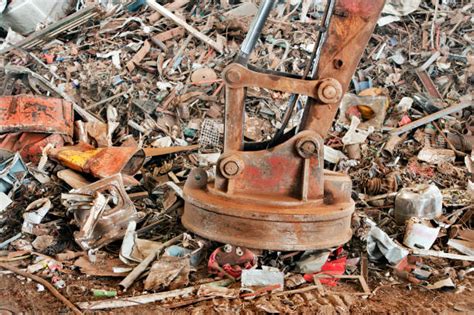 Junkyard Magnet Stock Photos Pictures And Royalty Free Images Istock