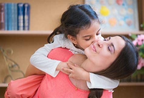 Life Lessons Every Mother Should Teacher Her Daughter