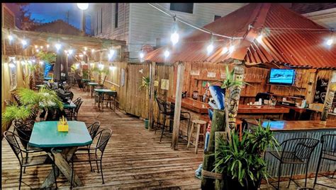 the best tiki bar in delaware is zoggs raw bar and grill