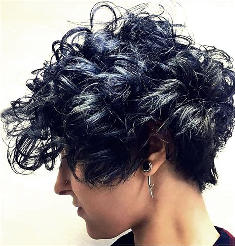 Pixie hairstyles first came about in the 1920s when women experimented with the bob haircuts and other short hairstyles. Curly haircuts 2020: short, medium, long | Short and Curly Haircuts