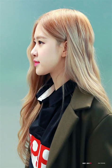 Blackpink rosé fanpage on instagram: Pin by Jugu on Rose Blackpink Airport Style (With images ...