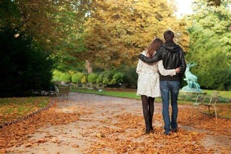 8 reasons why fall is the best season to fall in love huffpost canada life