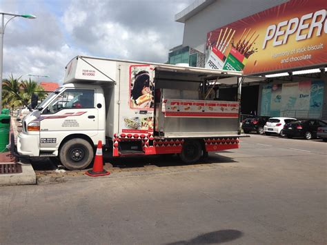 As a cost and time effective truck body builders, we provide a comprehensive of trucks solutions and have vast knowledge in metal architecture work, customs stainless steel kitchen designs and more. Bangnas Food truck: Foodtruck di Malaysia