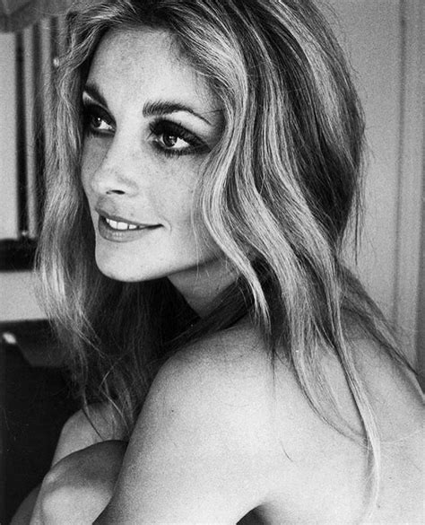 Sharon Tate Photographed By James Silke In 1968 Sharon Tate Heath Ledger Natural Perfection