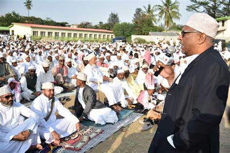 Eid ul adha, karachi, pakistan. Call for tolerance as Muslims mark day two of Idd-ul-Adha ...