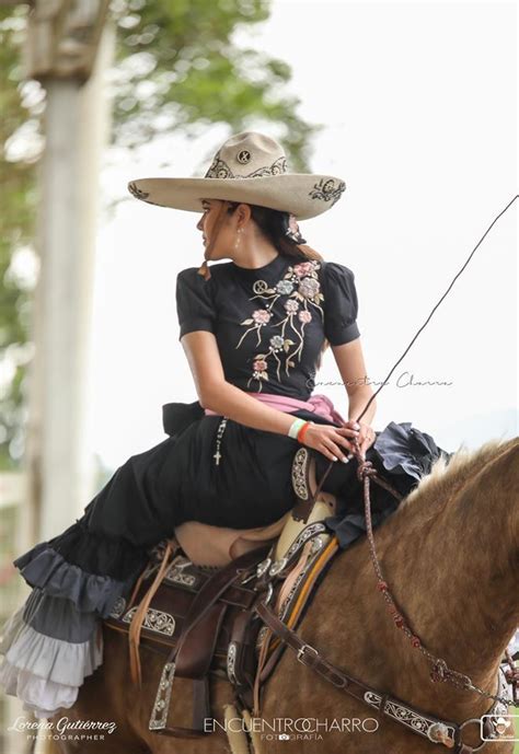 Mexican Fashion Mexican Outfit Escaramuza Dresses Vestido Charro Beautiful Mexican Women