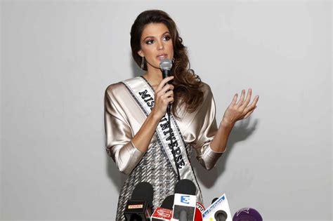Miss Univers En France Iris Mittenaere Reine De La Diplomatie En