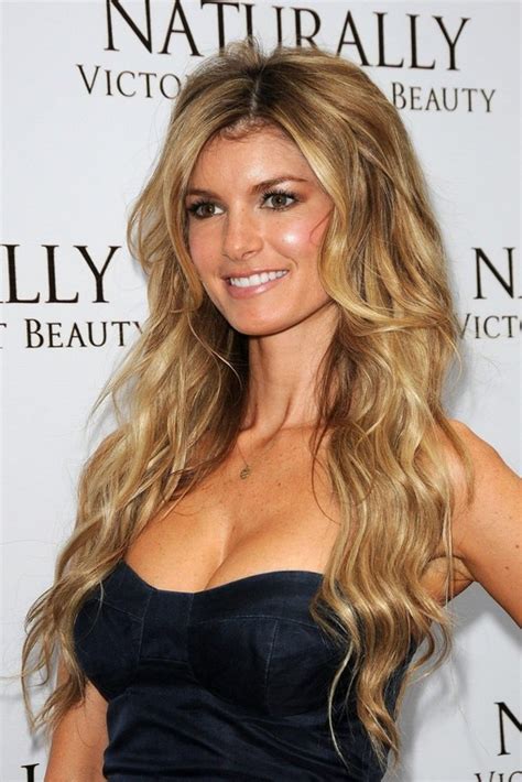 Sexy Center Parted Hairstyle Long Blonde Waves With Balayage Lowlights