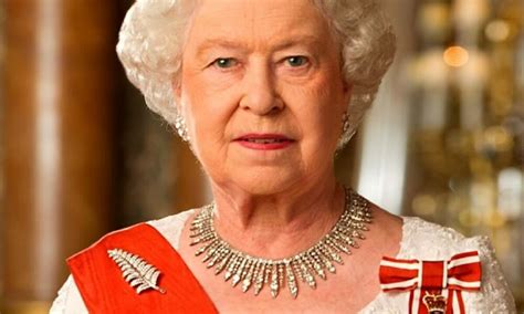 Regina Elisabeta A Ii A Prima Aniversare Fără Prințul Philip A