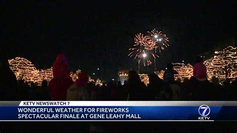 Thousands Pack Into Downtown For Fireworks Spectacular